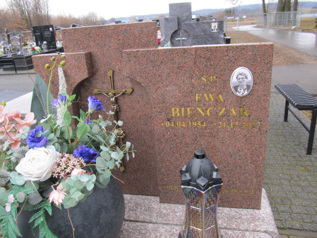 Ewa Maria Bieńczak 1954 Brzozów - Grobonet - Wyszukiwarka osób pochowanych